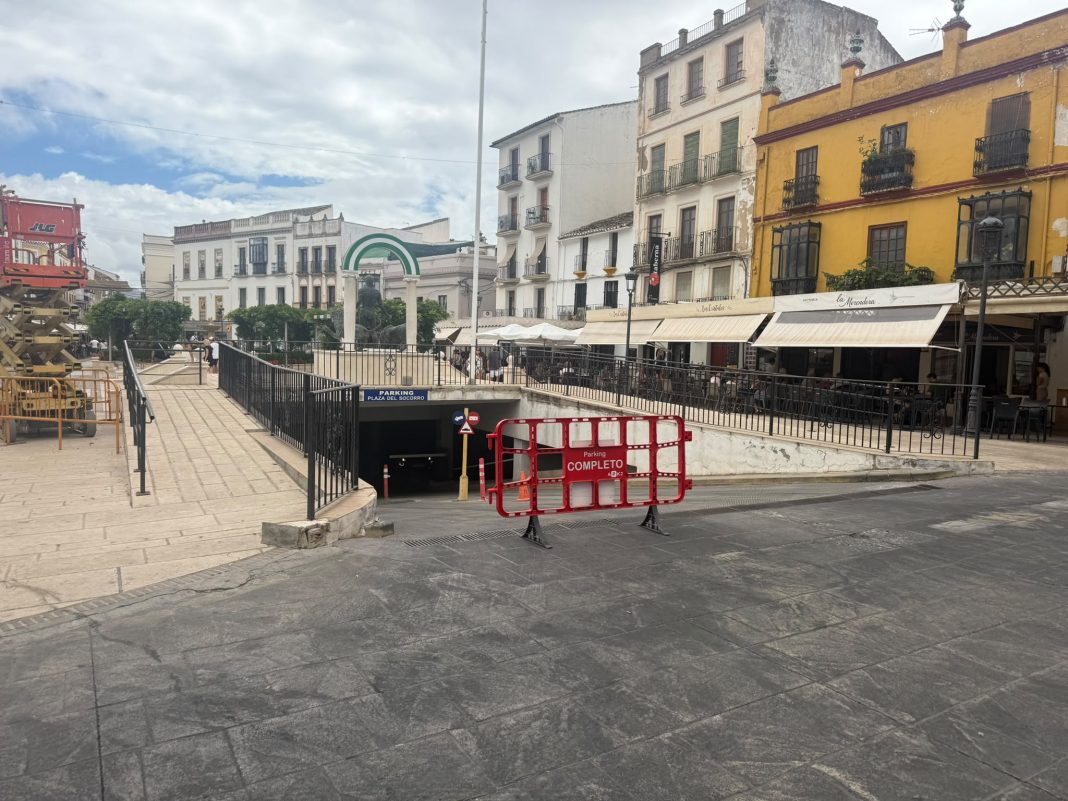 Entrada del parking subterráneo de la plaza del Socorro en Ronda