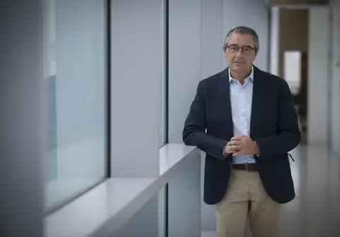 Edificio de la Diputación de Málaga y representantes municipales