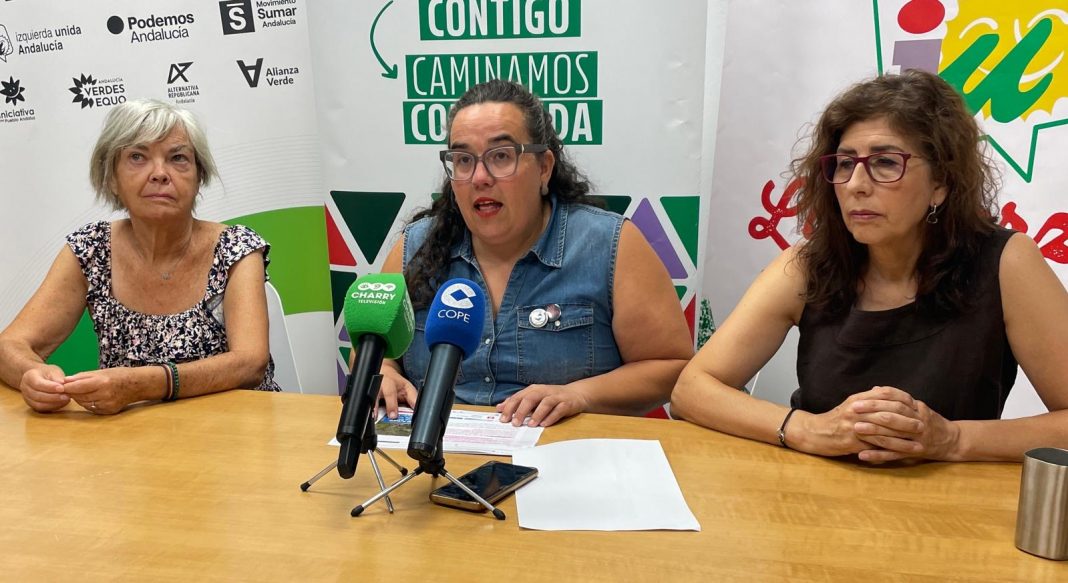 Representantes de Con Ronda durante una intervención sobre la crisis migratoria de Ceuta