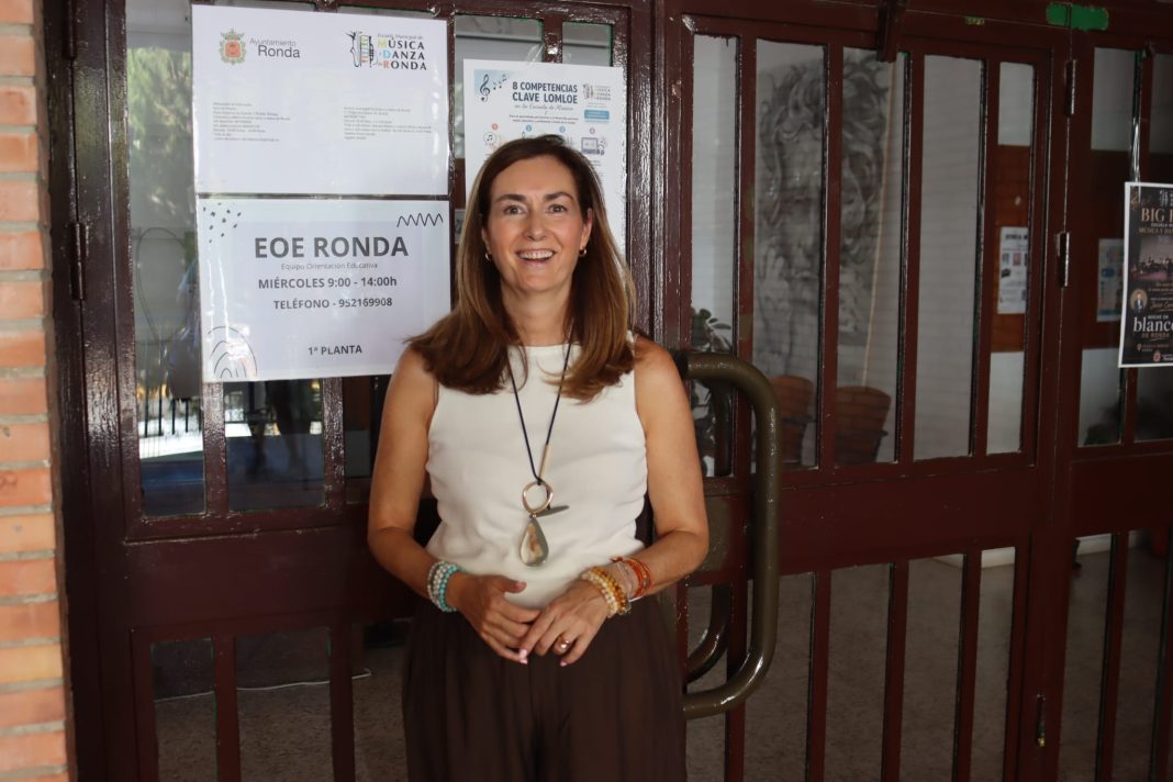 14092026 - La delegada municipal de Educación, Cristina Durán Alumnado de la Escuela Municipal de Música y Danza de Ronda durante una actividad