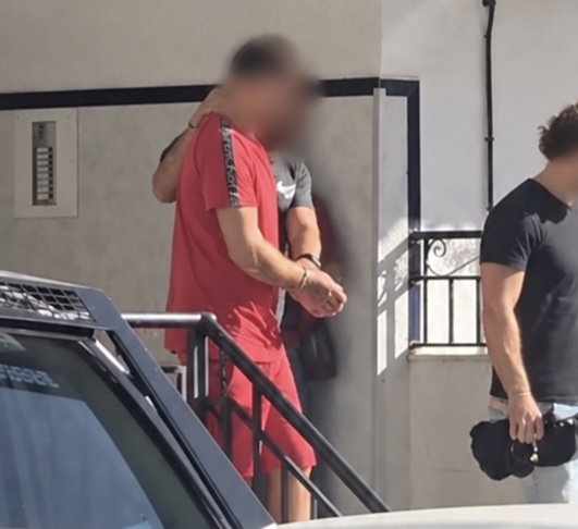 Dispositivo policial en una vivienda de la barriada de La Dehesa