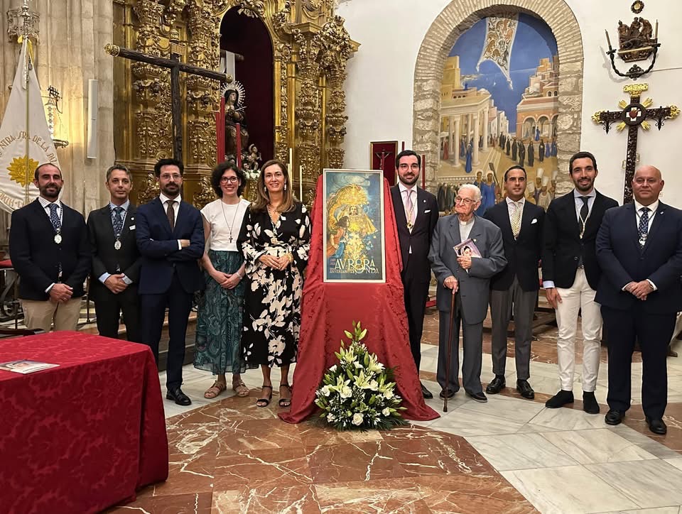 Cartel del XXV aniversario de Nuestra Señora de la Aurora presentado en la Colegiata de Santa María la Mayor