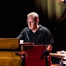 JAZZ Phil Wilkinson Quartet durante un concierto de jazz con órgano Hammond