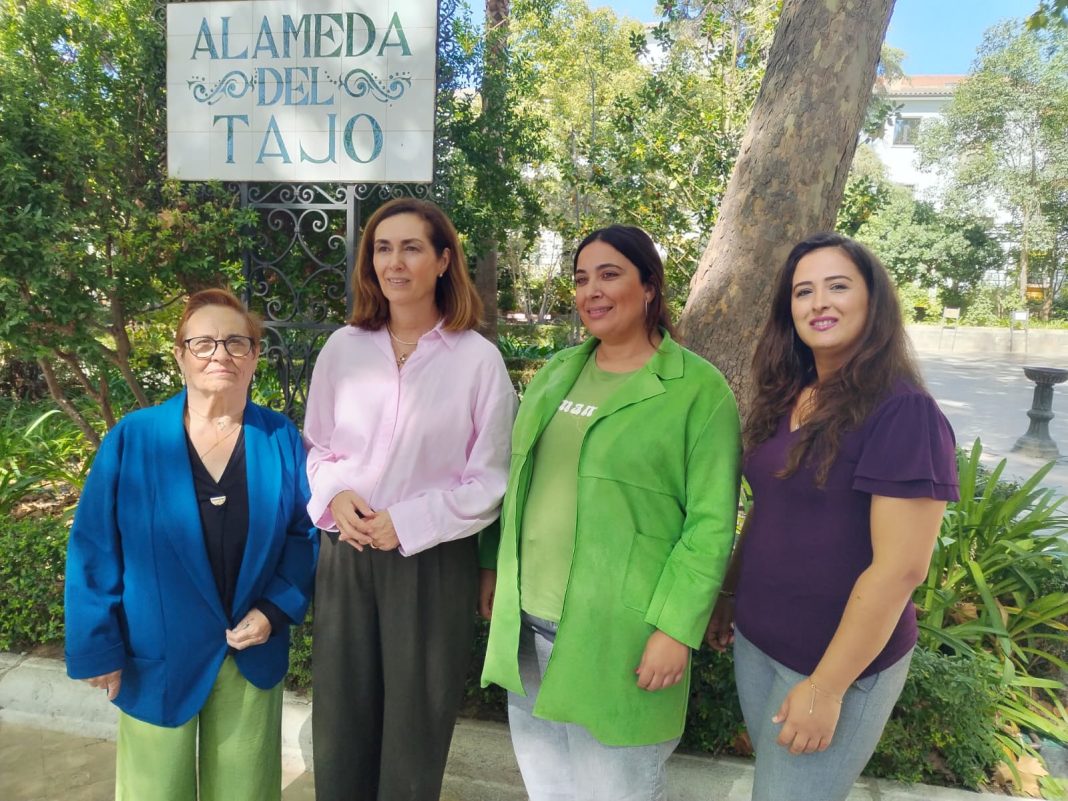 Nueva junta directiva de AFAMMER Málaga durante su presentación en Ronda